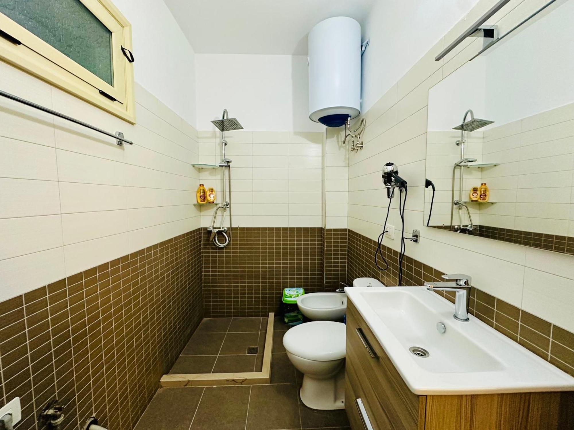 Jico Travel - Erjon Apartments Vlorë Rom bilde